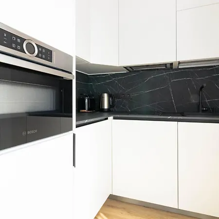 Vinewood Apartment, By Cohost