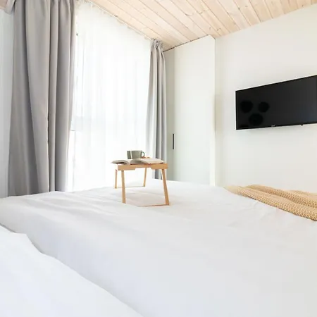 Vinewood Apartment, By Cohost Апартаменты