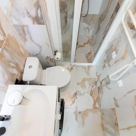 Vinewood Apartment, By Cohost Palanga