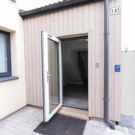 Vinewood Apartment, By Cohost