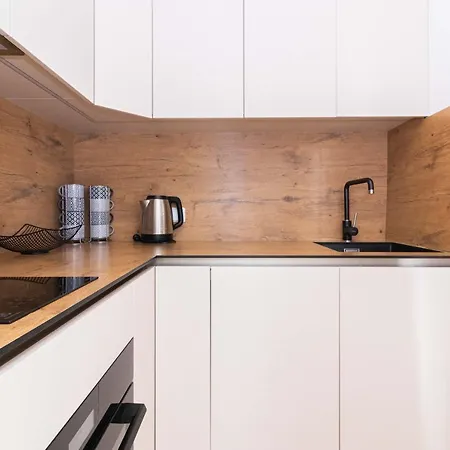 Vinewood Apartment, By Cohost Апартаменты