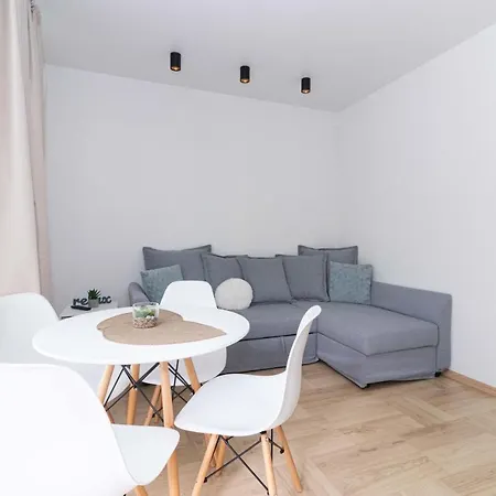 Vinewood Apartment, By Cohost