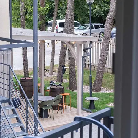 Vinewood Apartment, By Cohost Апартаменты