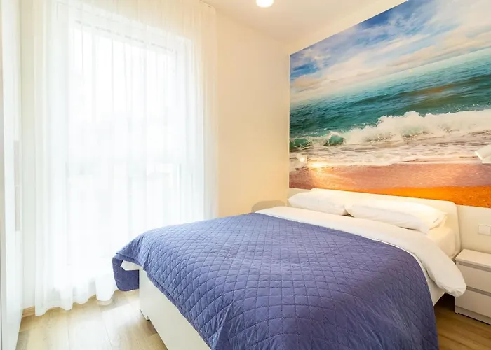 Vinewood Apartment, By Cohost Apartment *