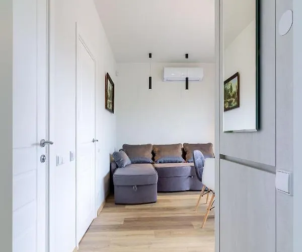 Vinewood Apartment, By Cohost * Palanga