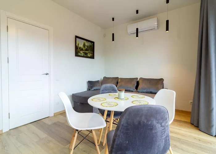 Vinewood Apartment, By Cohost Apartman *