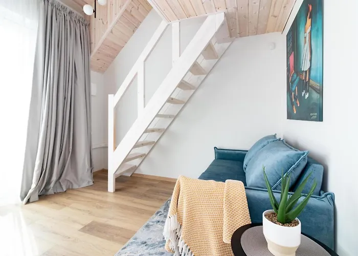 Vinewood Apartment, By Cohost *