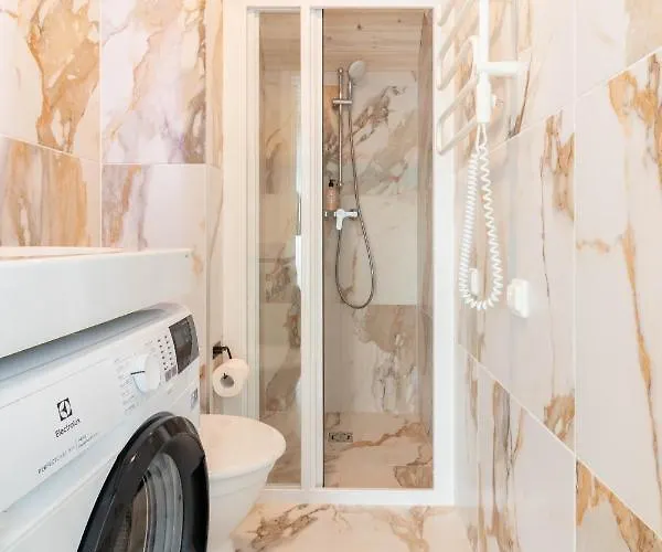 Vinewood Apartment, By Cohost *