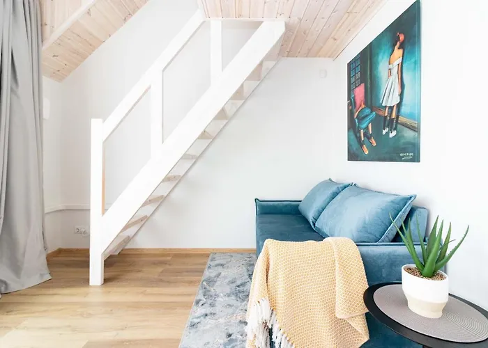 Vinewood Apartment, By Cohost