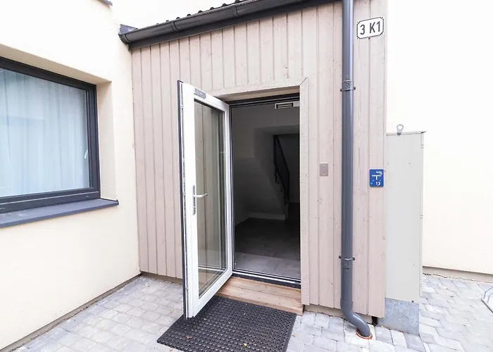 Vinewood Apartment, By Cohost