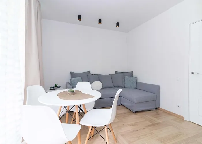 Vinewood Apartment, By Cohost